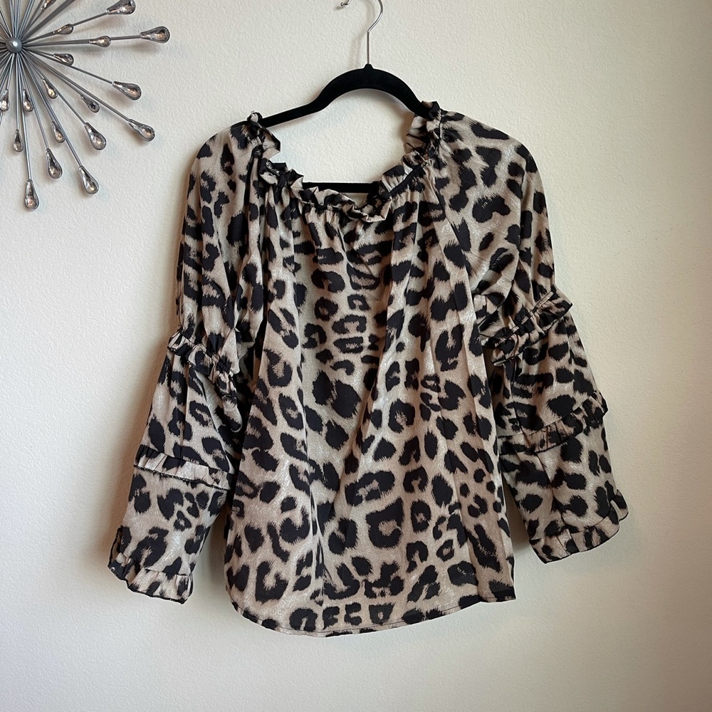 🎉HOST PICK🎉LEOPARD PRINT ON/OFF SHOULDER TOP XL NWT!!! - Picture 6 of 10